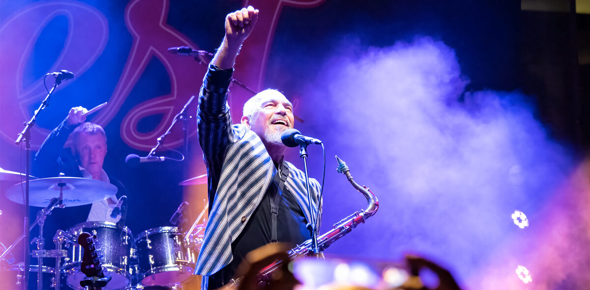 The Black Sorrows in Concert